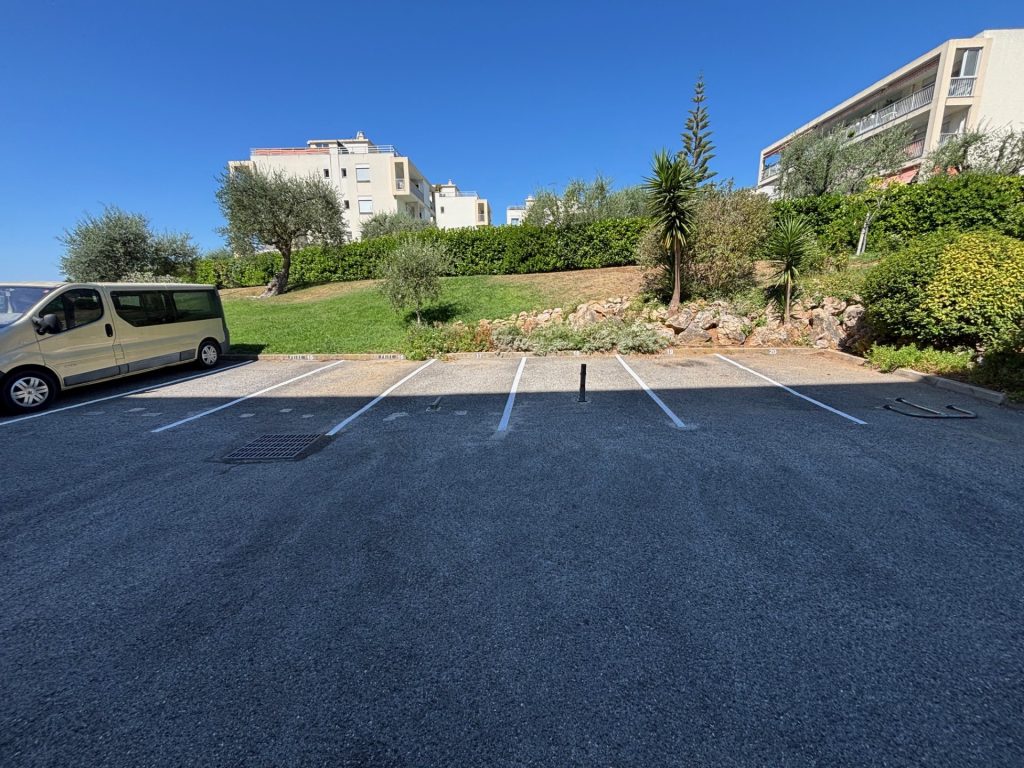 Marquage au sol Place Copropriété Saint Laurent du Var