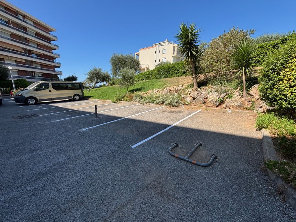 Marquage au sol Place Copropriété Saint Laurent du Var