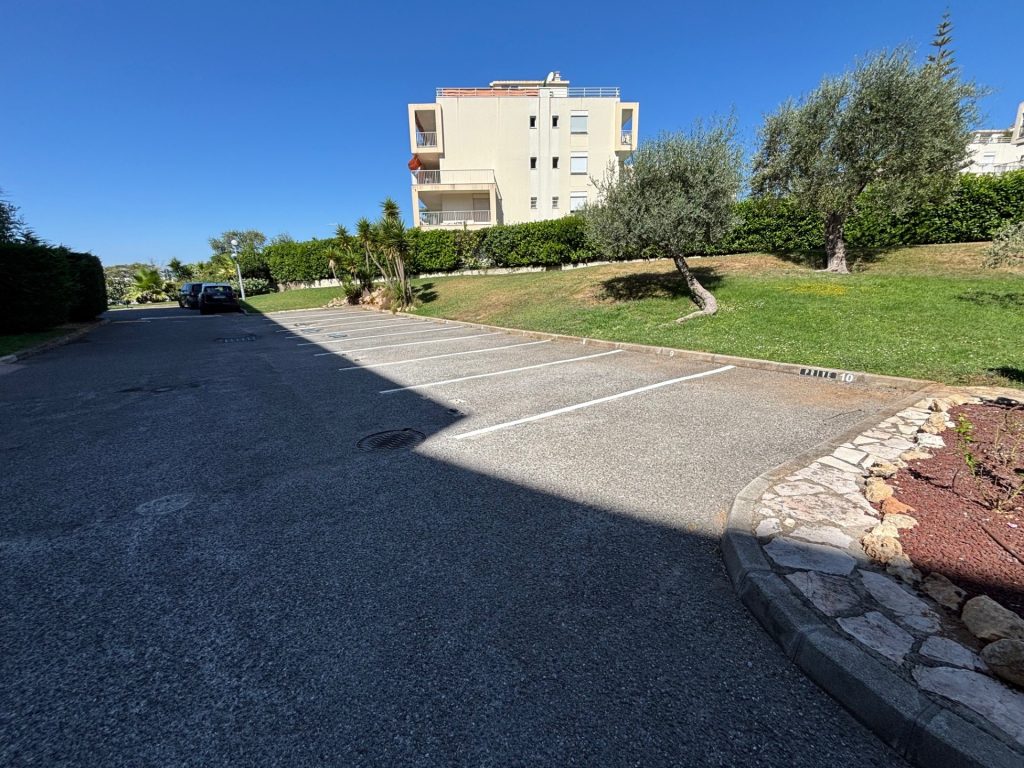 Marquage au sol Place Copropriété Saint Laurent du Var